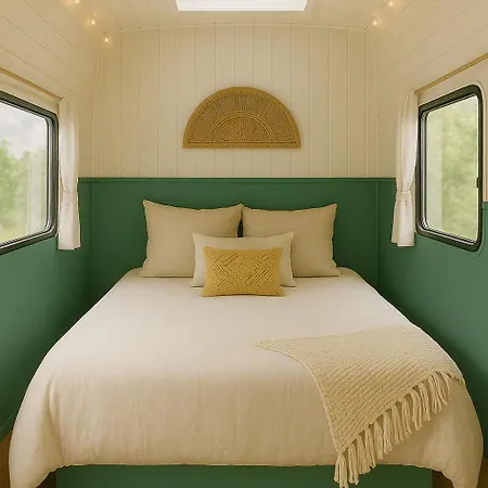 Vintage Caravan - Costa Nova *
